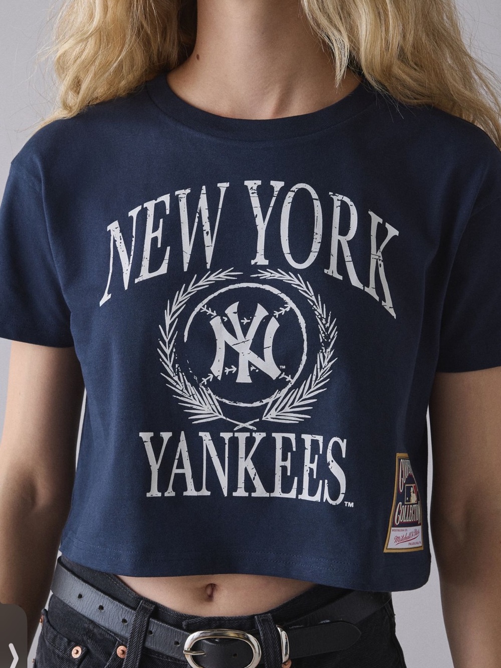 Mitchell & Ness Navy New York Yankees Cropped Graphic Tee